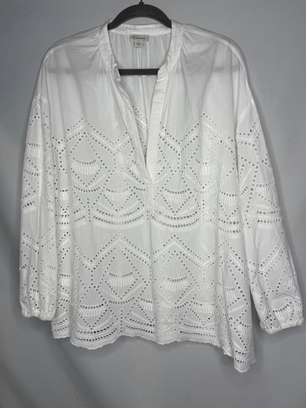 Sundance White Cotton Eyelet Long Sleeve V-Neck Tunic Blouse Sz Small Boho